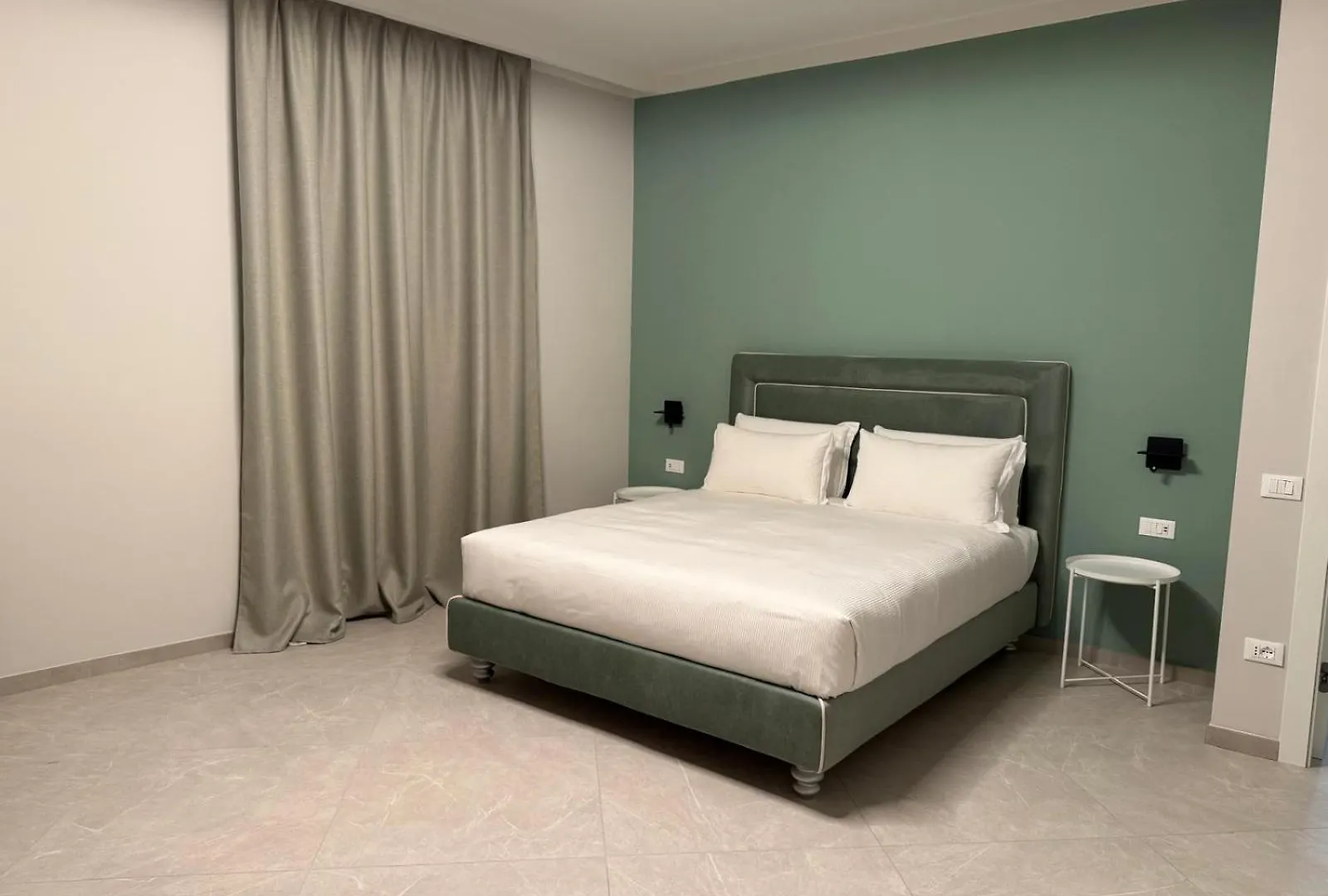 Lake Como Aparthotel Τσερνόμπιο