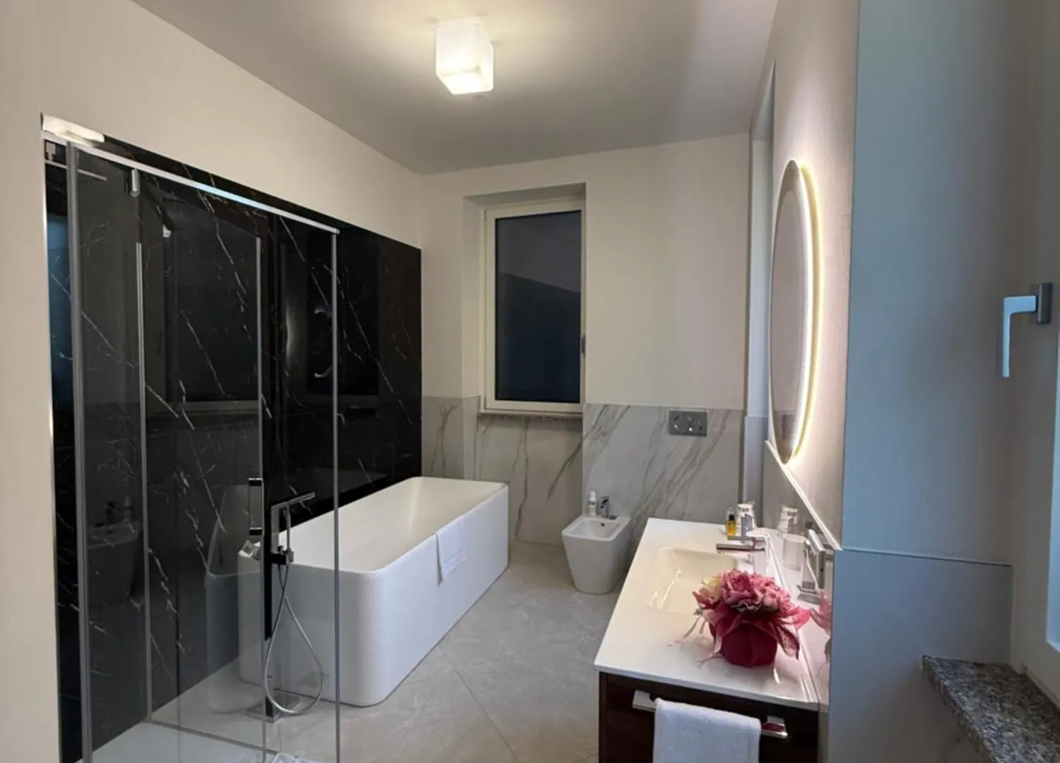 Lake Como Aparthotel Τσερνόμπιο