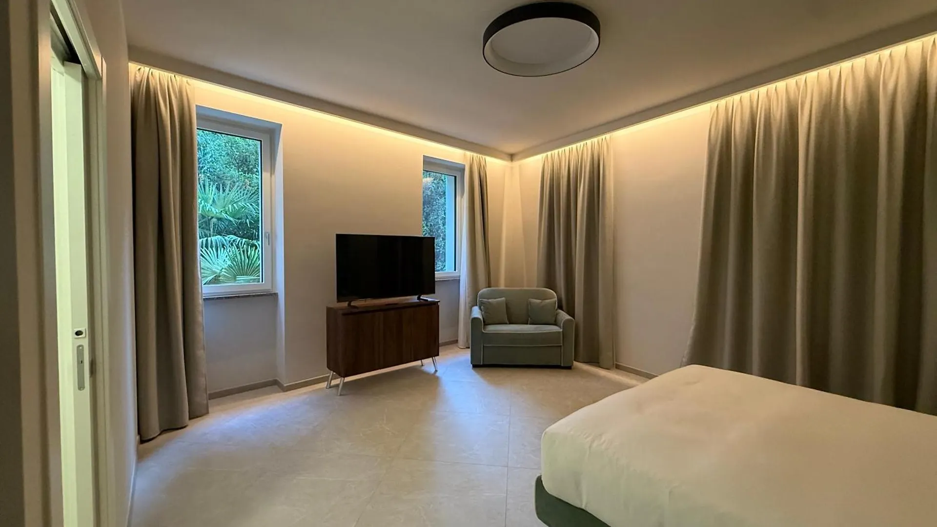 Lake Como Aparthotel Τσερνόμπιο Ιταλία